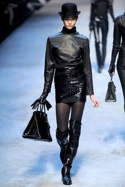 Look 2
